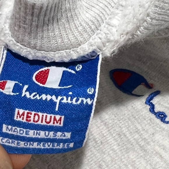 VTG Champion Gray Logo Crewneck 1990s Pullover Stitched Sweatshirt - Picture 4 of 4